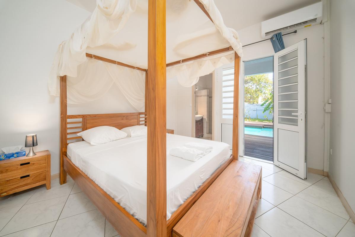 chambre 3-double-climatisee-villa-diamant